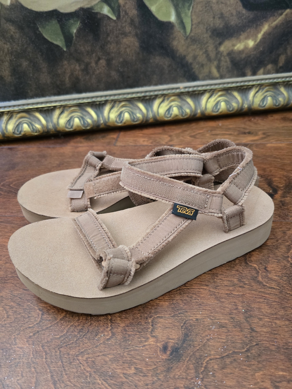 Size 7 Teva Women's Brown Platform Sandals - Classic Strappy Comfort